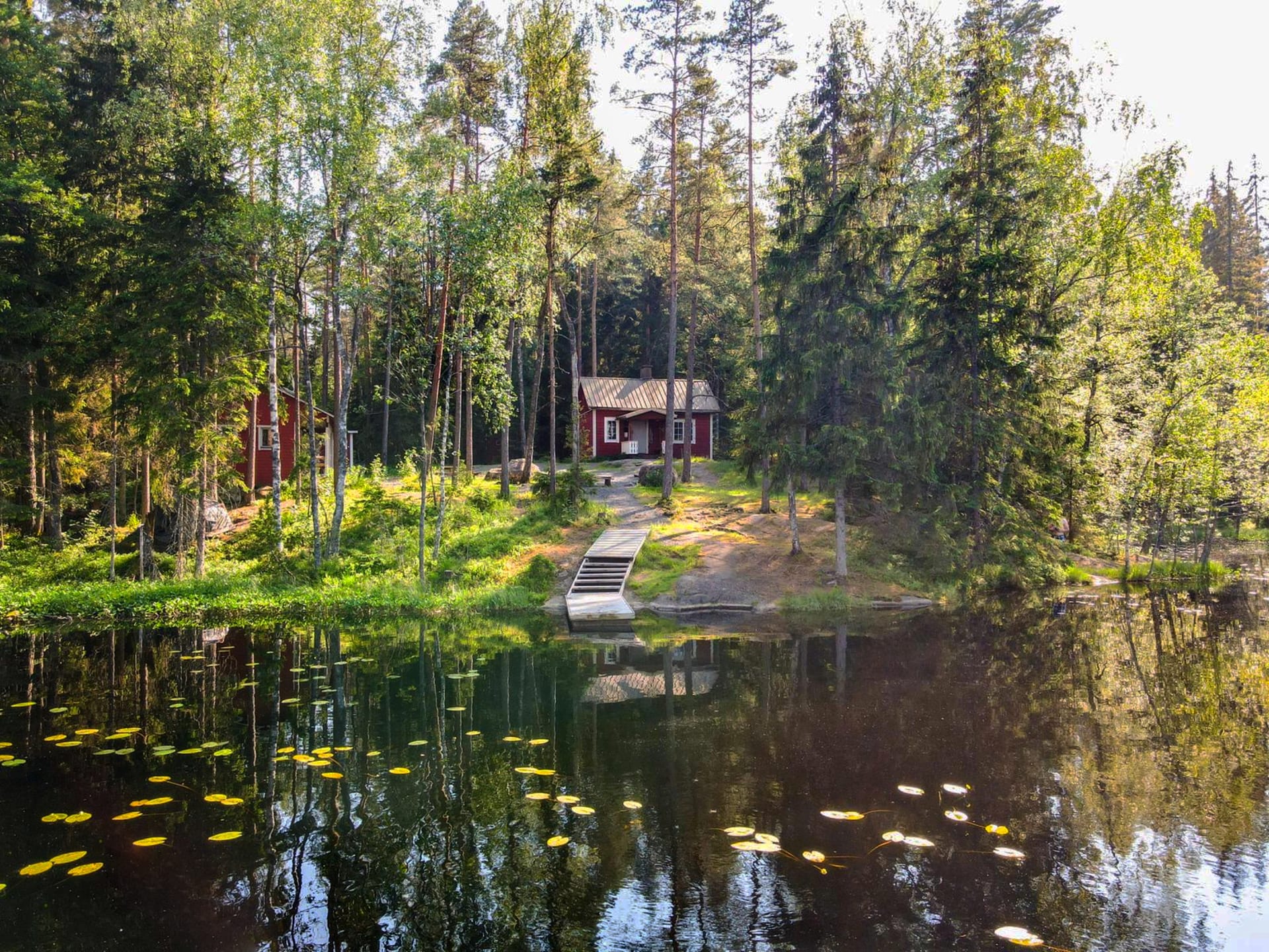 Wilderness cabin Tikankolo in summer