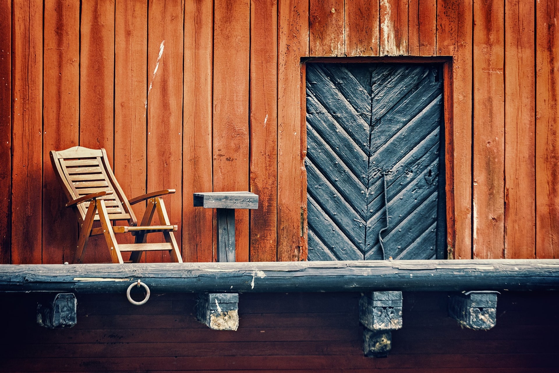 Red ochre warehouse in Old Porvoo