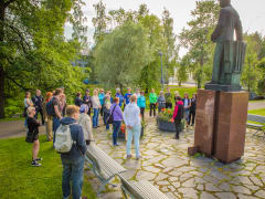 Guided walking tour in the park