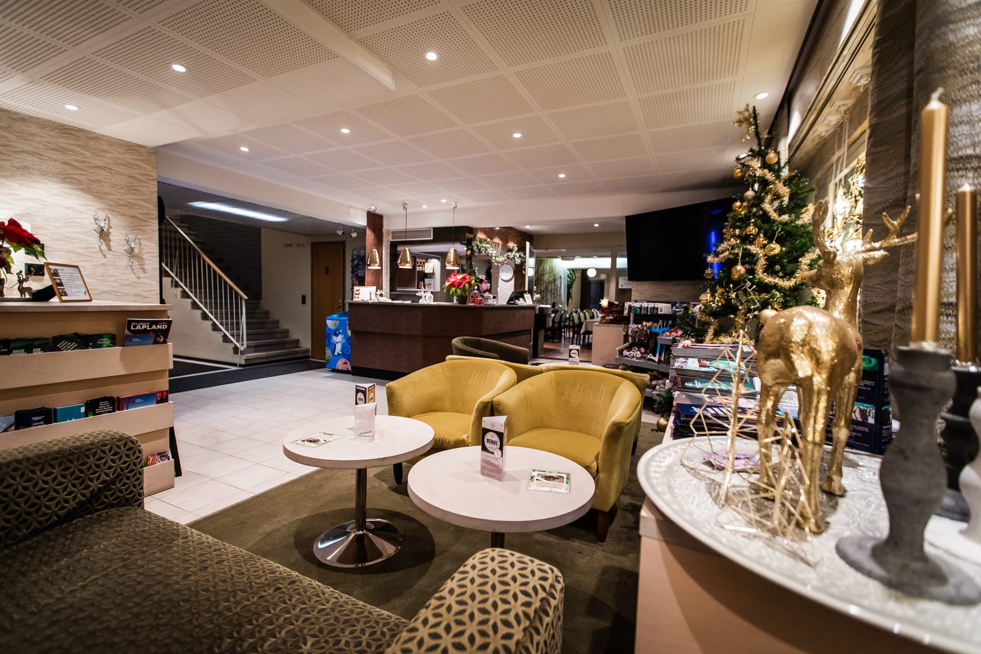 A comfortable space to unwind. Our lobby is designed for your comfort. Sit back, enjoy the warm family-owned atmosphere, and treat yourself to a drink from our adjacent lobby bar.