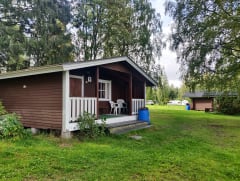 6-person cottage with kitchen and lake view