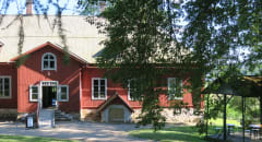 Kuusiston Taidekartano,vaihtuvia aikalaistaiteen näyttelyitä kulttuurihidtoriallisessa hirsikartanossa