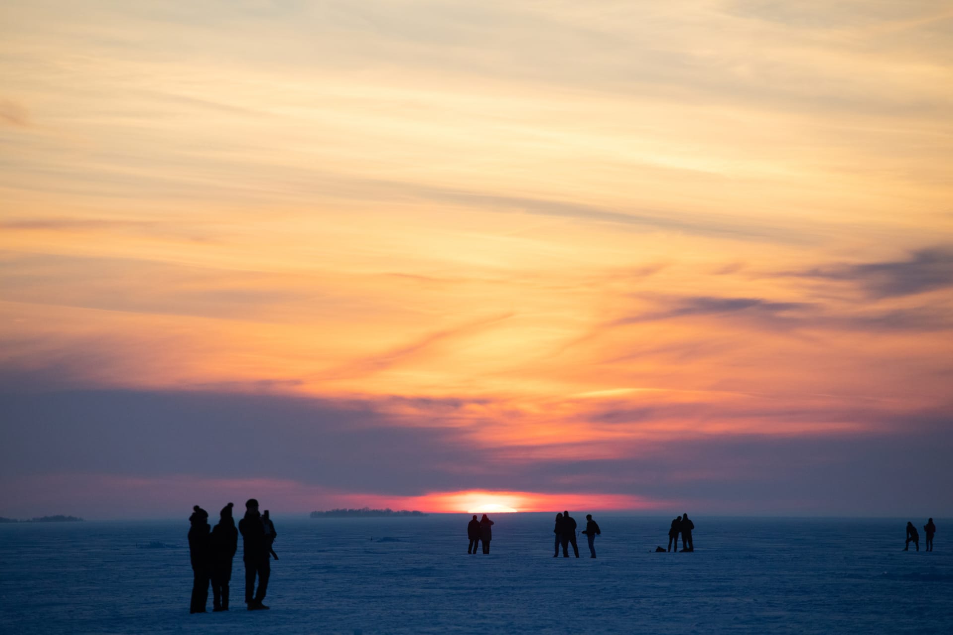 Sun set at the frozen Nallikari beach.