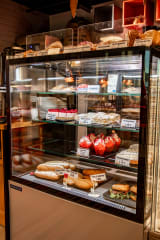 Toisen lasikon valikoimaa