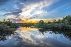 Keskiyön auringon kuvausretki erämaassa