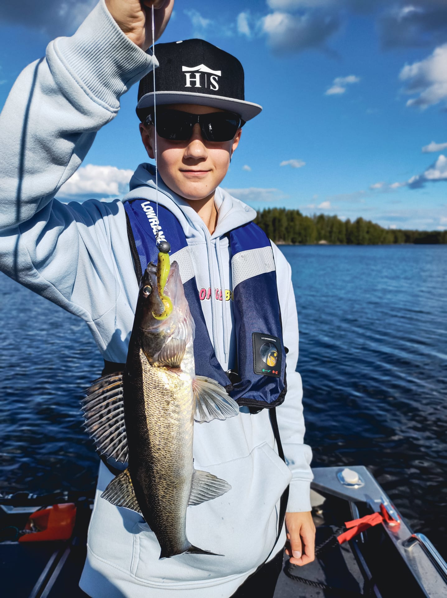 Lasten ja nuorten kalastusleirillä saatu kuha jigillä