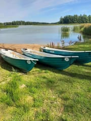 YÖVY RIIPPUMATOSSA YKSITYISELLÄ SAARELLA