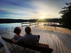 Rantapatio ilta-auringossa. Beach patio in the evening sun.