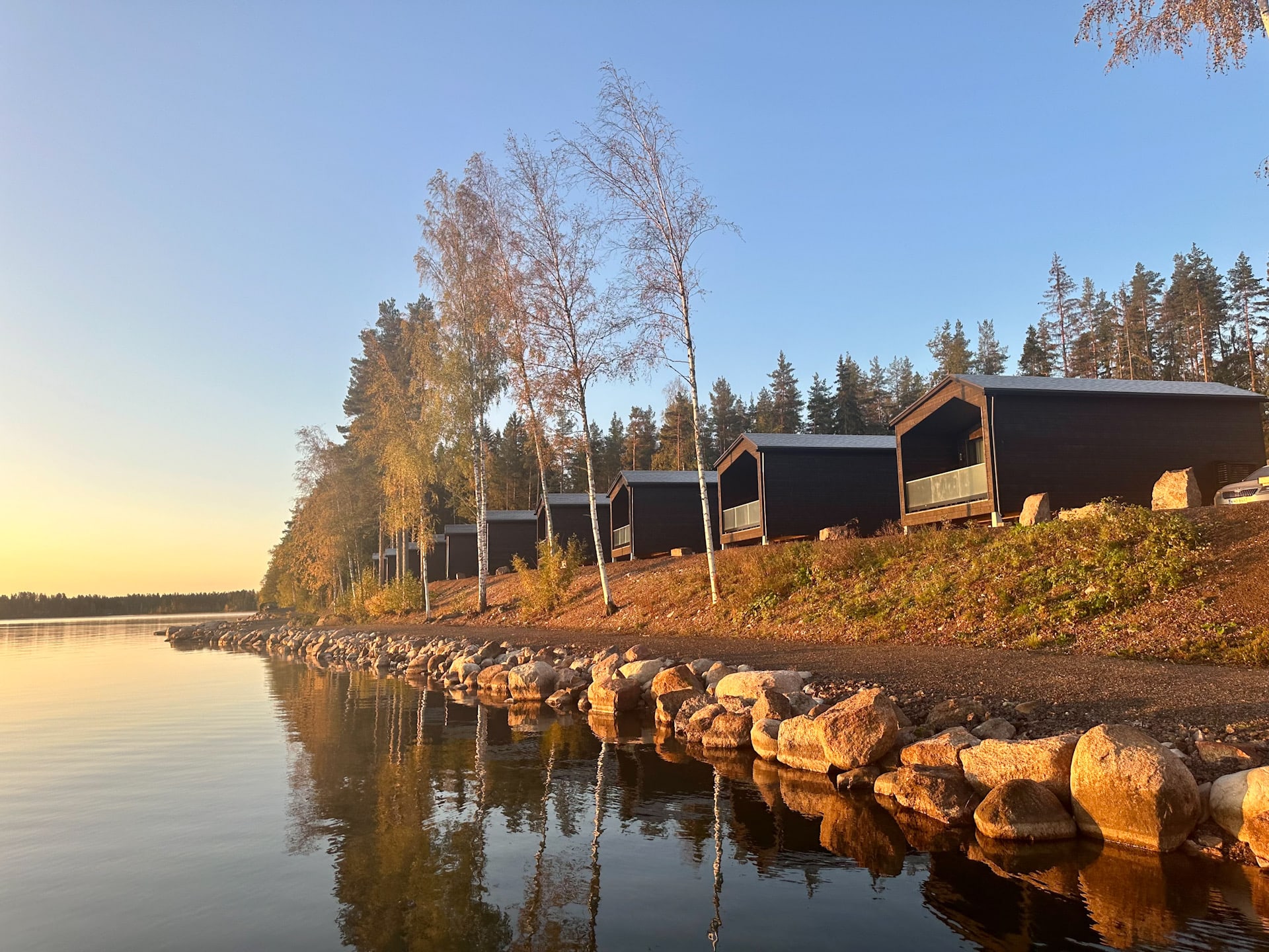 Lakeside suites in the Autumn