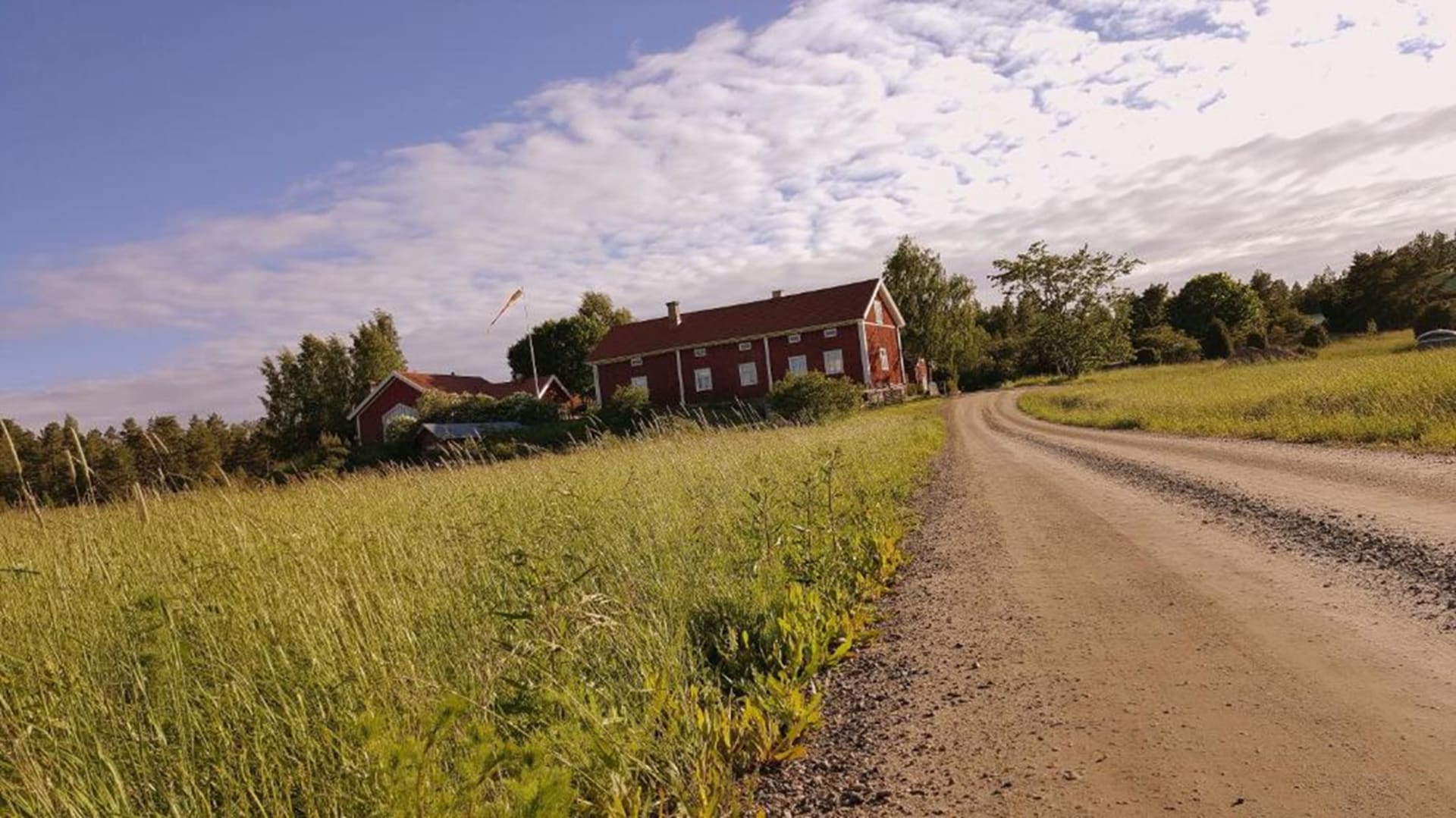 Päärakennus ulkoa