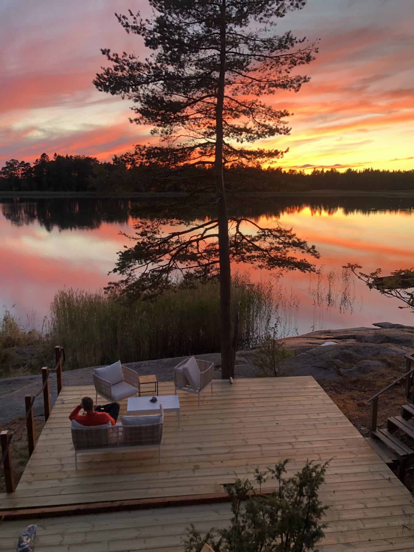 Kesäinen ilta Meriluodossa Kesäinen ilta Meriluodossa