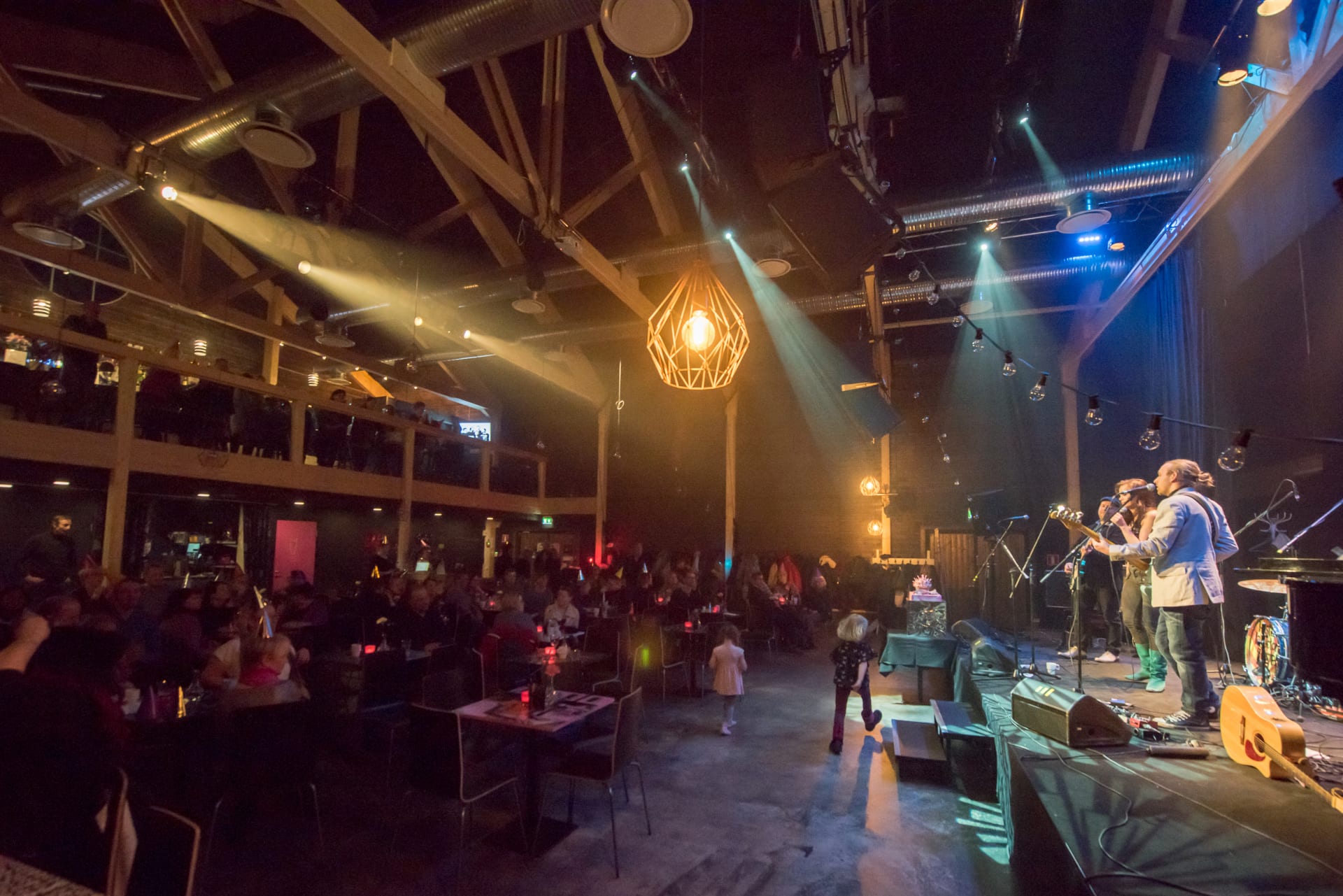 Various artists in an unique event space