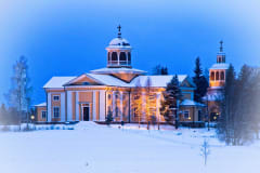 Liminka church in wintery landscape.