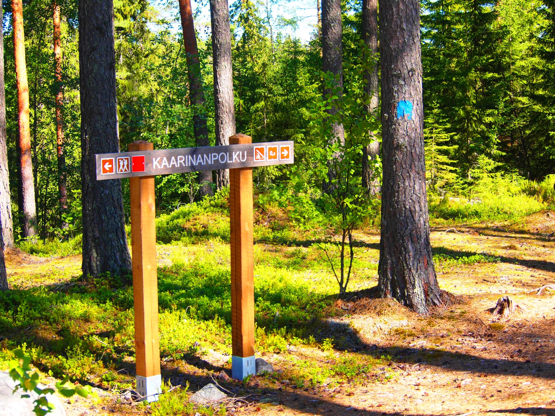 Sign post on Kaarina Trail