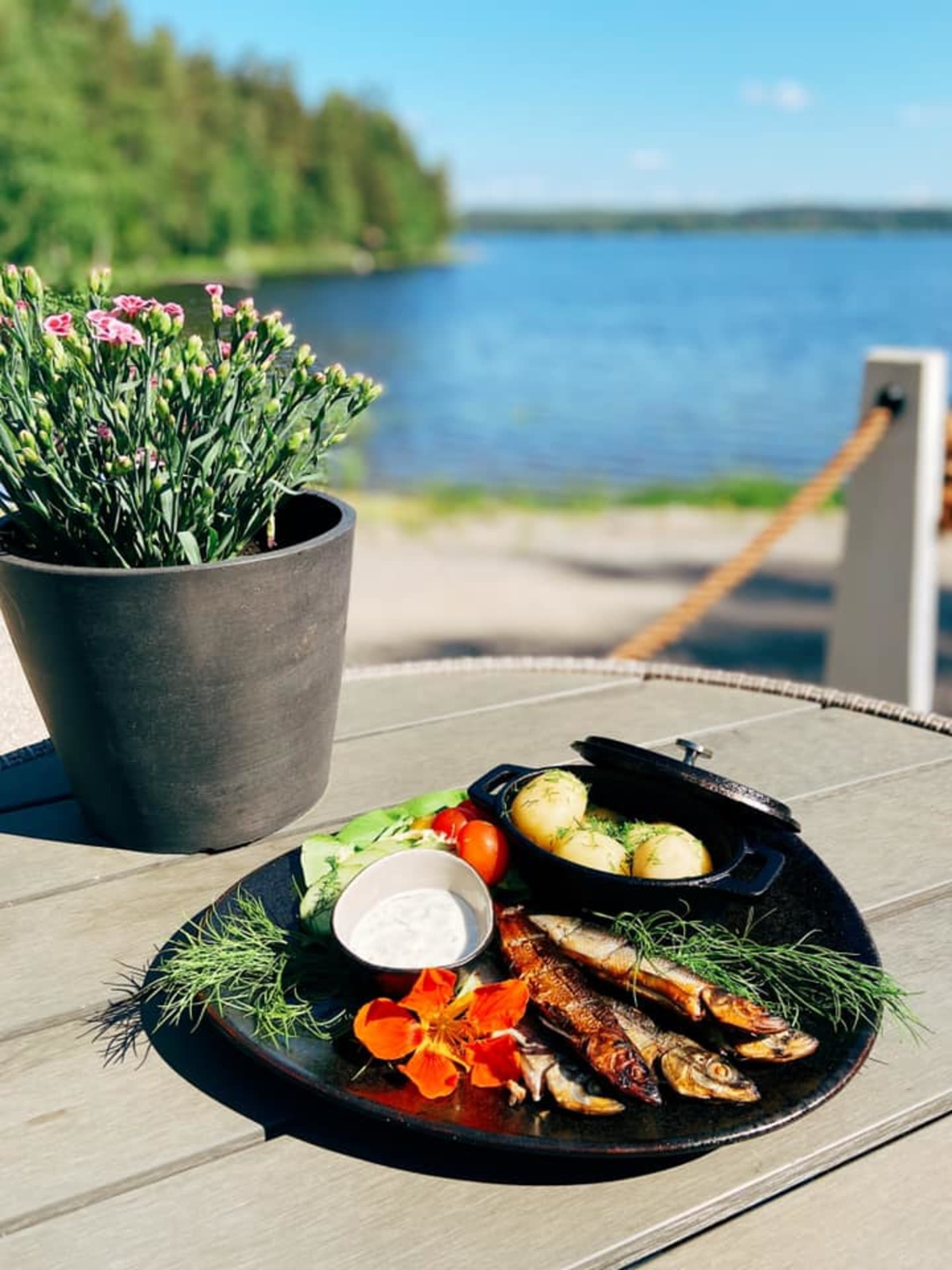 Lehmonkärjen rantaravintola a'la carte