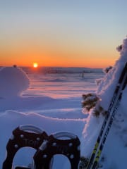 Opastettu lumikenkäretki