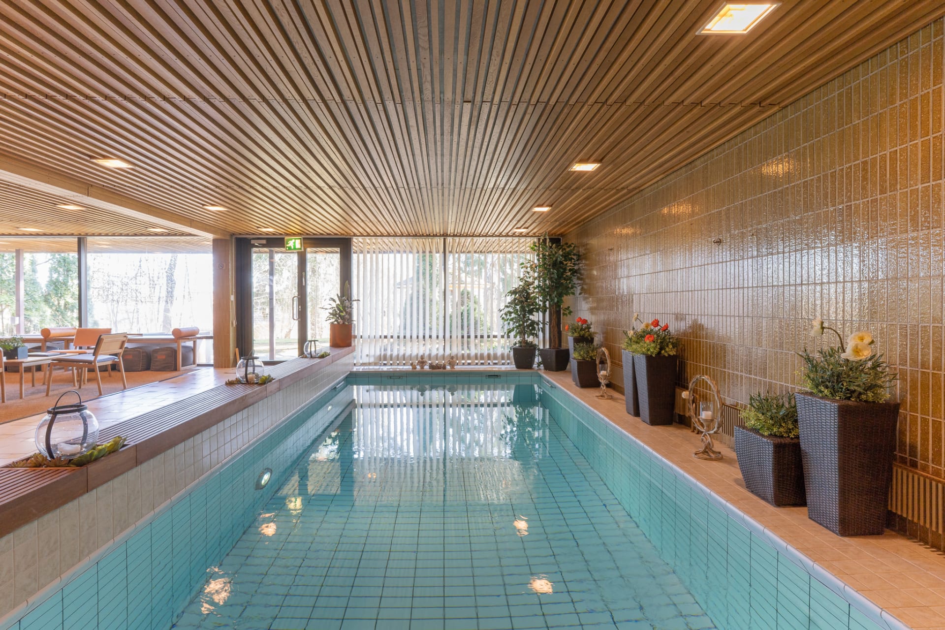 Hotel Fjalar virkistävä sisäuima-allas