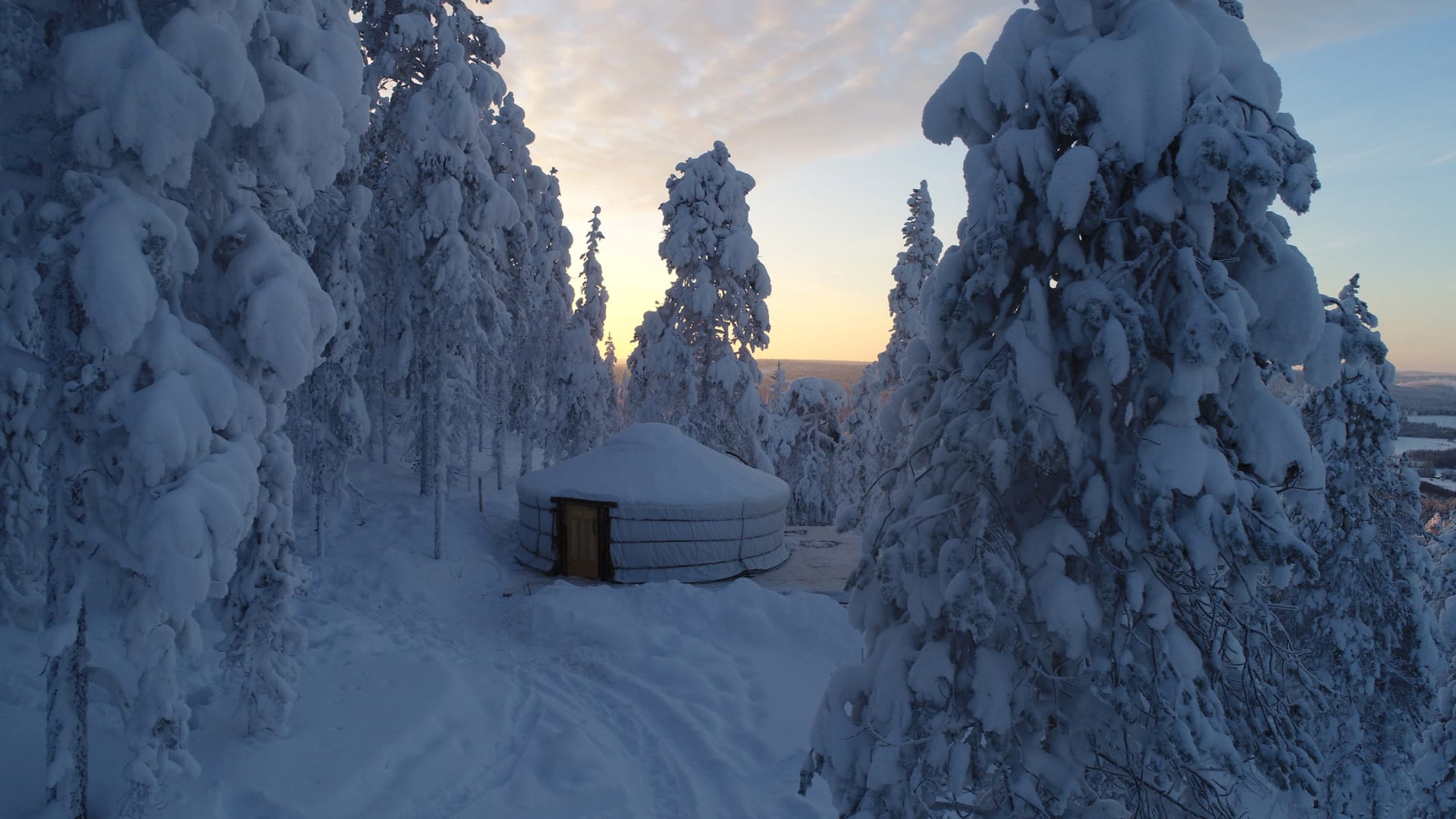 Arctic glamping