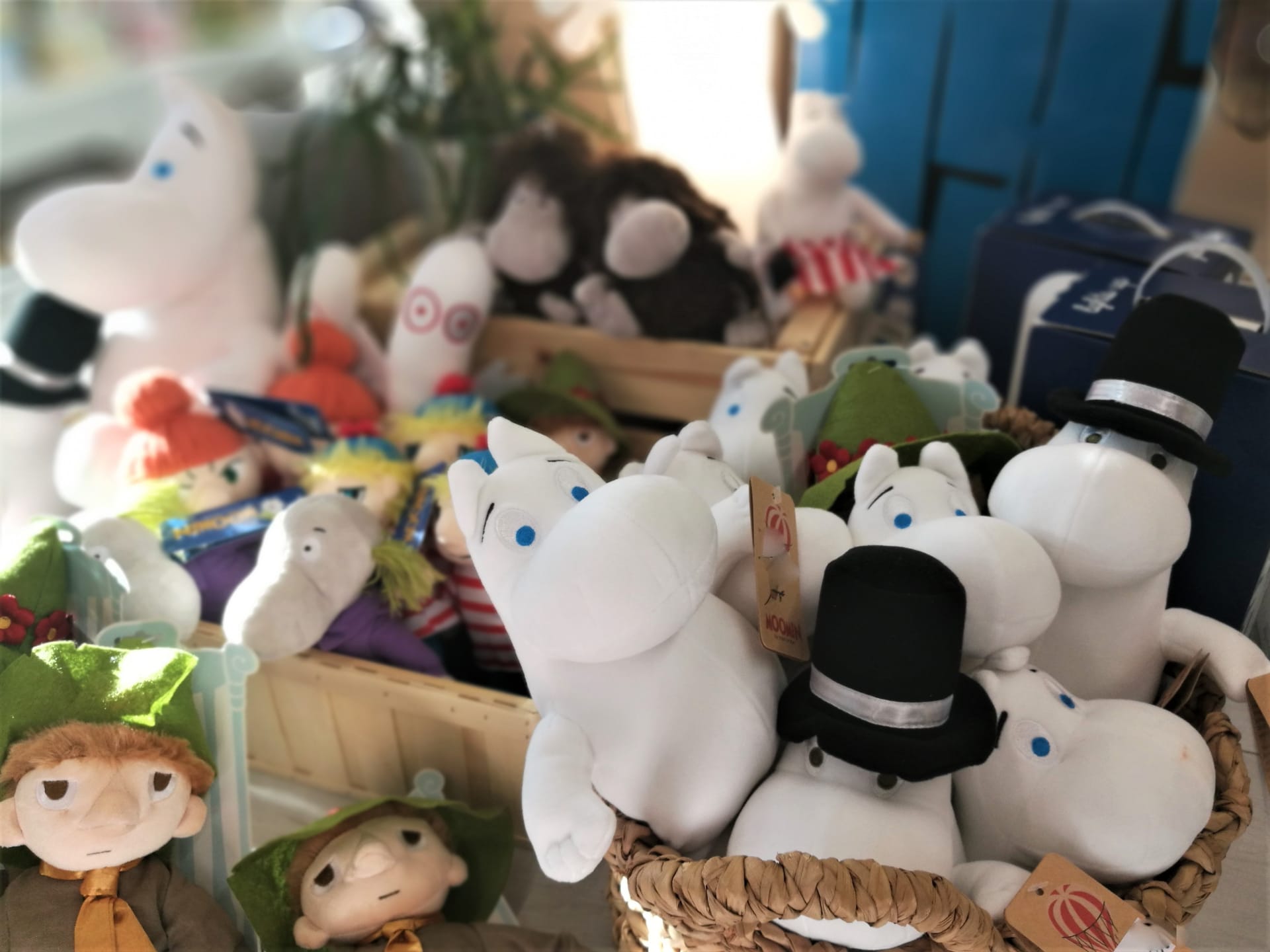 Muumilaakson asukkaita pehmoleluina
