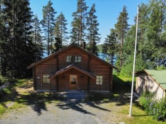 Hirsilinna-mökki ulkoa