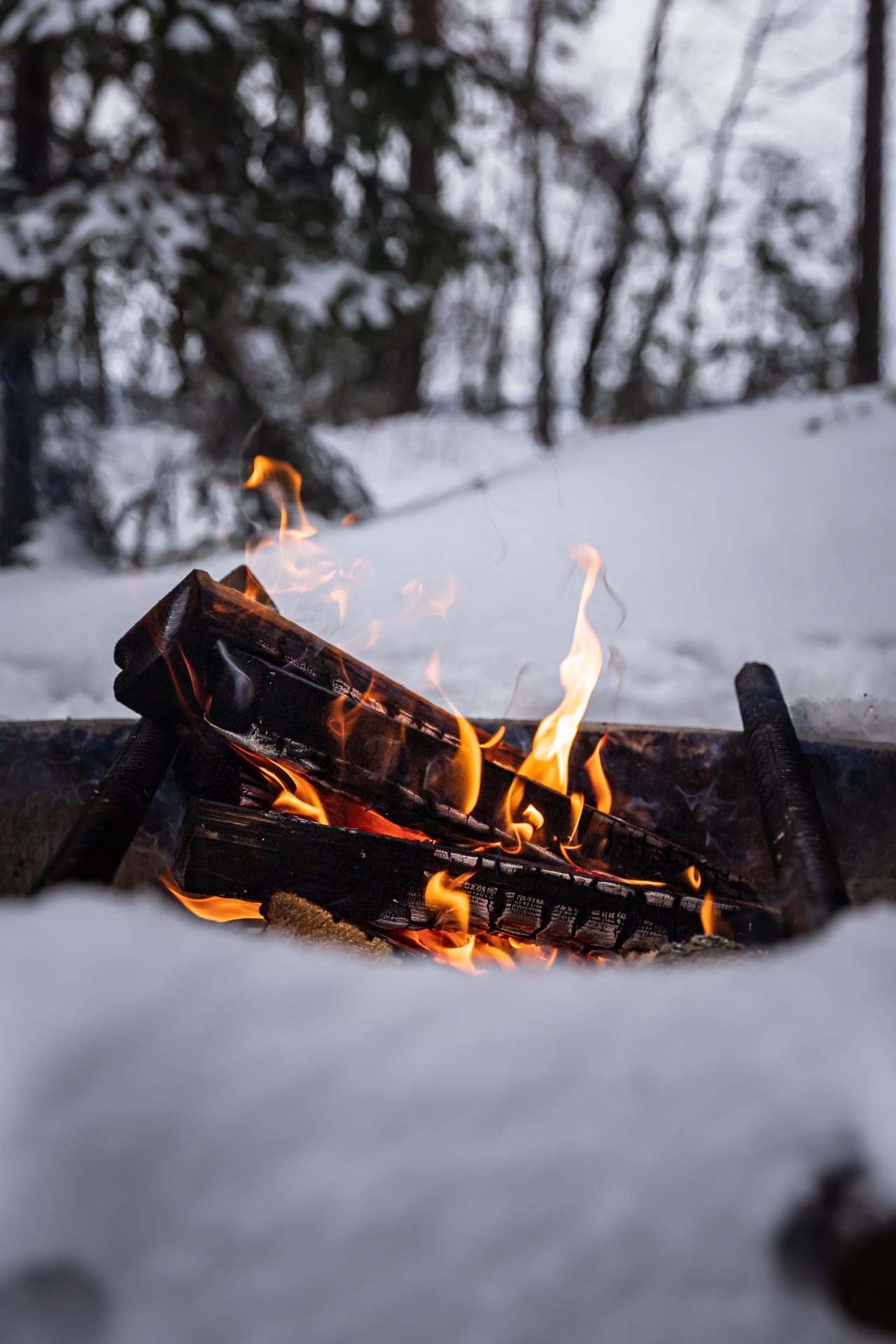 Open fire of snow shoeing trek at Niemilomat