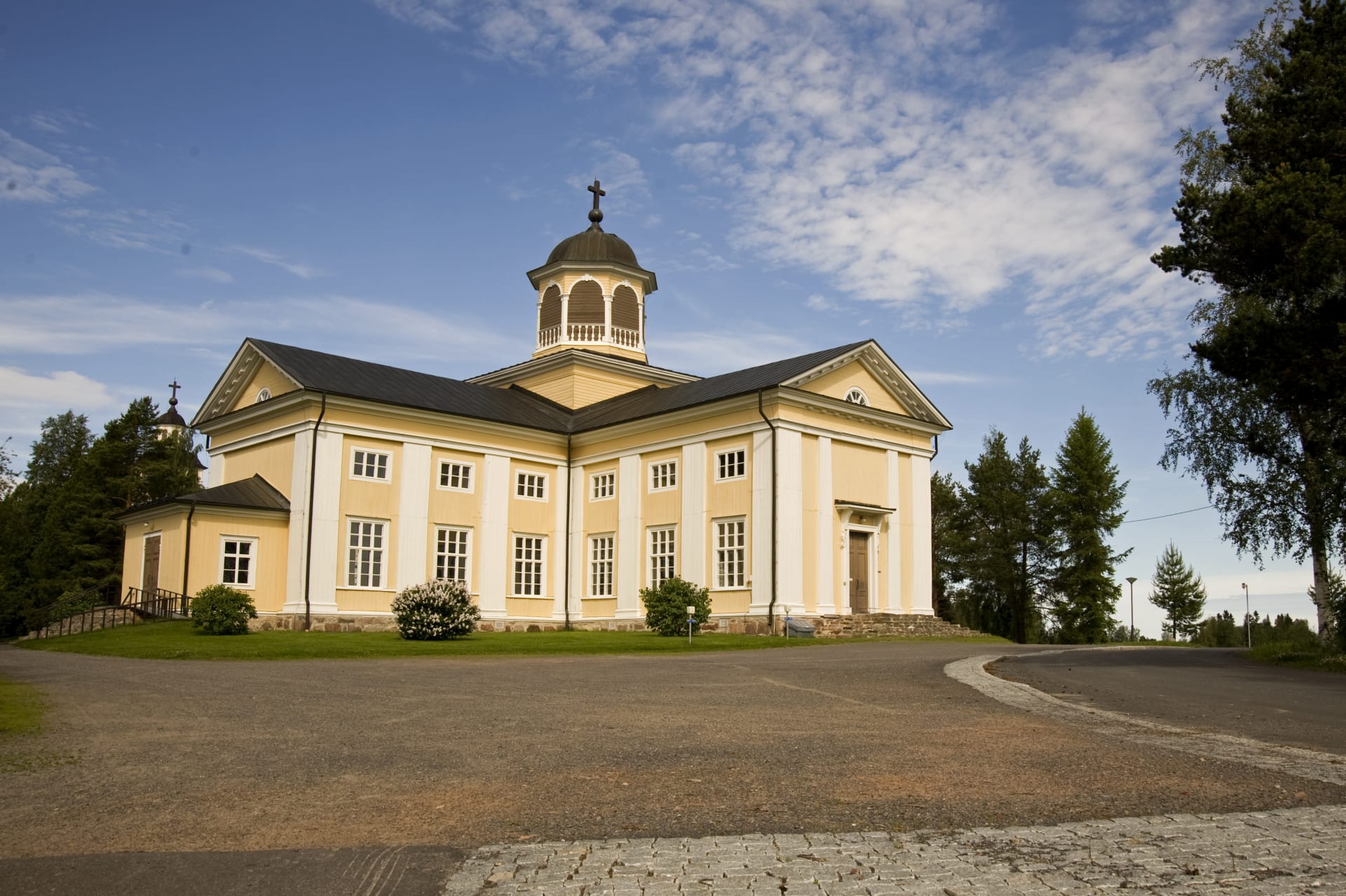 Liminka church at summer.