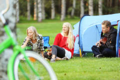 Nallikari Holiday Village tent site is suitable for backpackers, festival goers, hikers and all of those visitors who simply enjoy camping meet their soul sisters and brothers in the campsite.