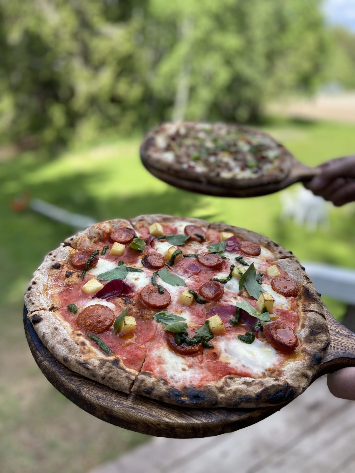 Karitsa chorizo pizza Metsäketun Pizzeriassa