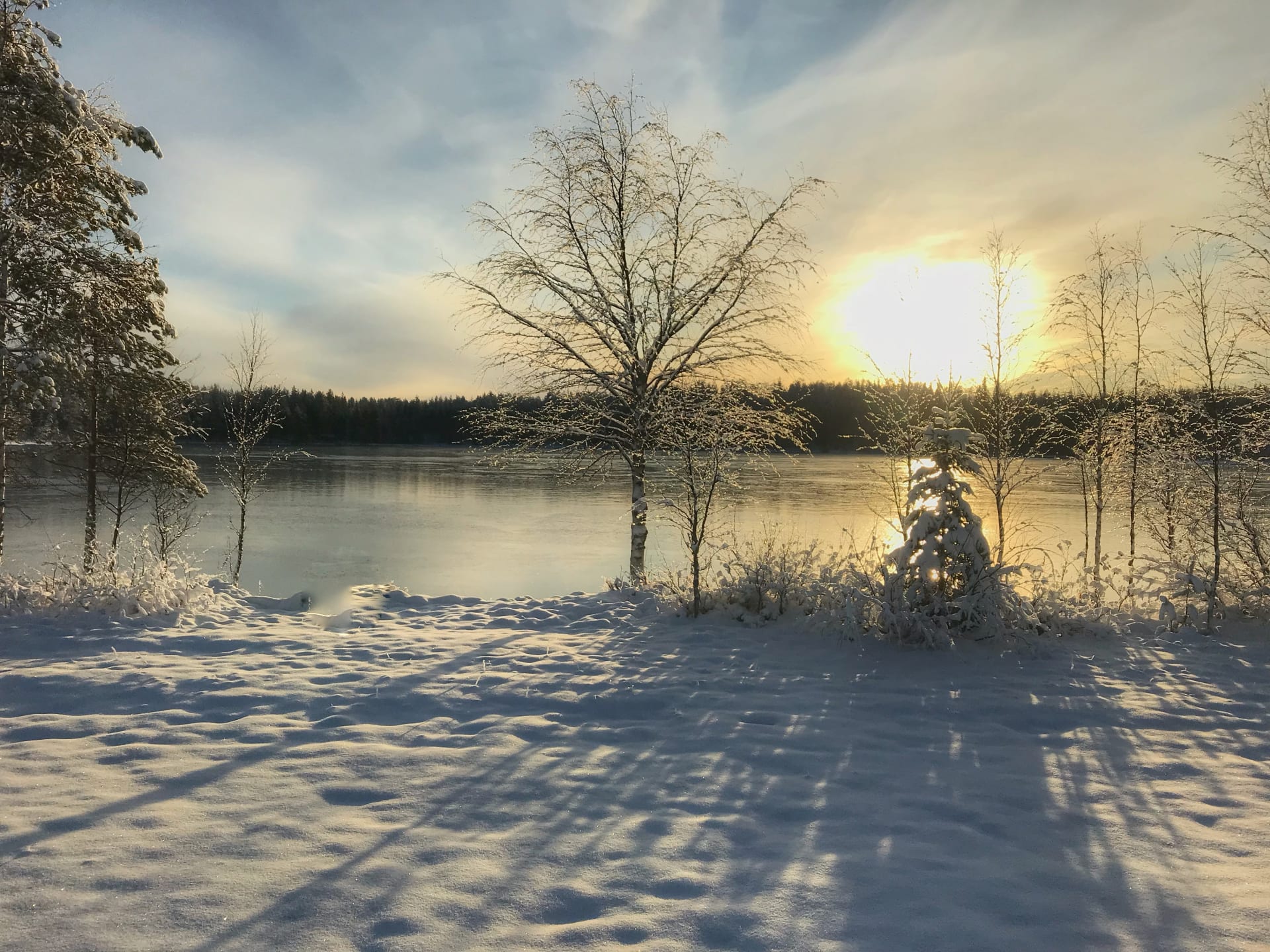 Talvinen lampimaisema Korvalassa