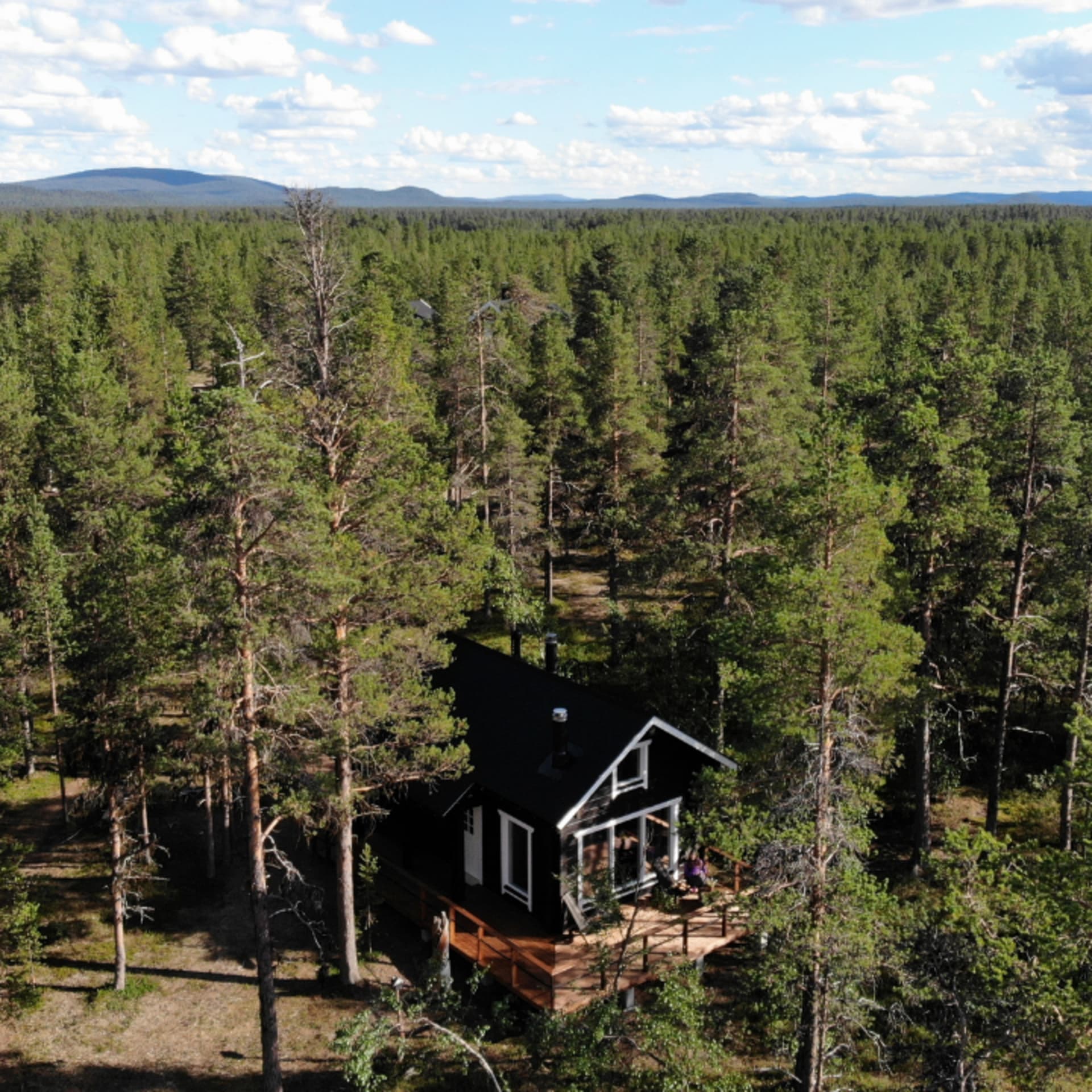 LapinTintti Eco-Cabin in summer.