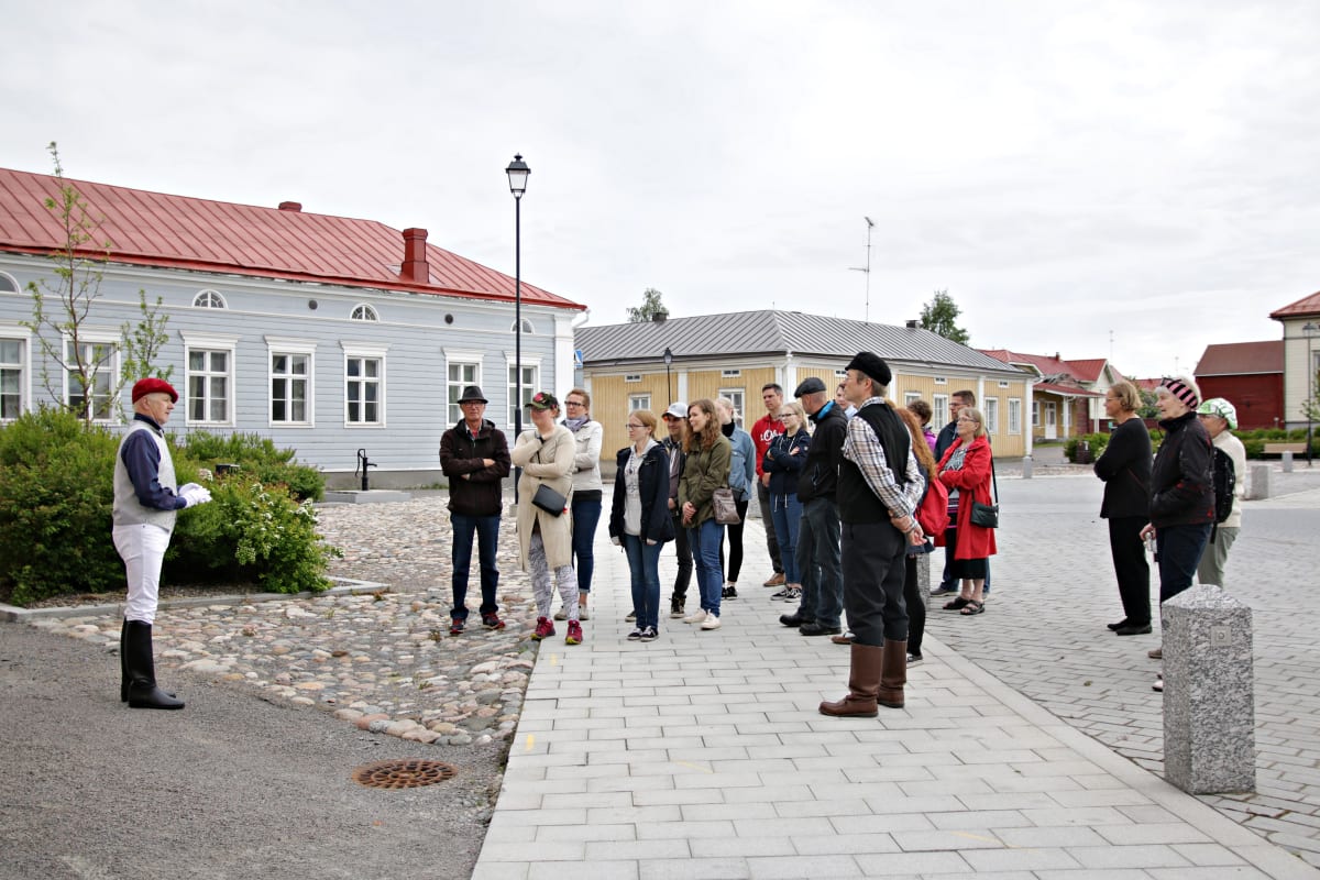 Visit Raahe Guided Walking Tour in the Old Town Raahe | Visit Finland