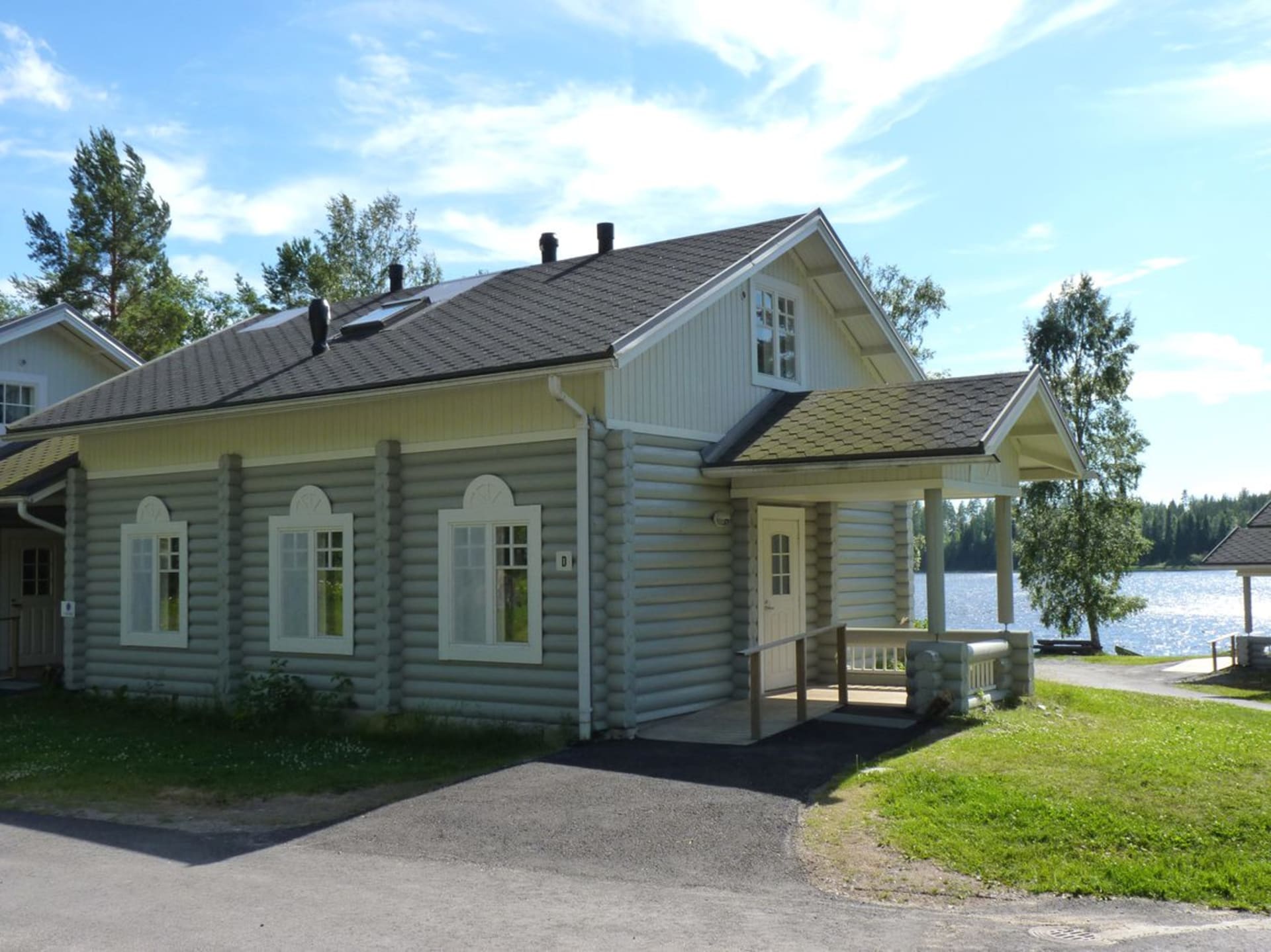 The log house apartments in Marttinen