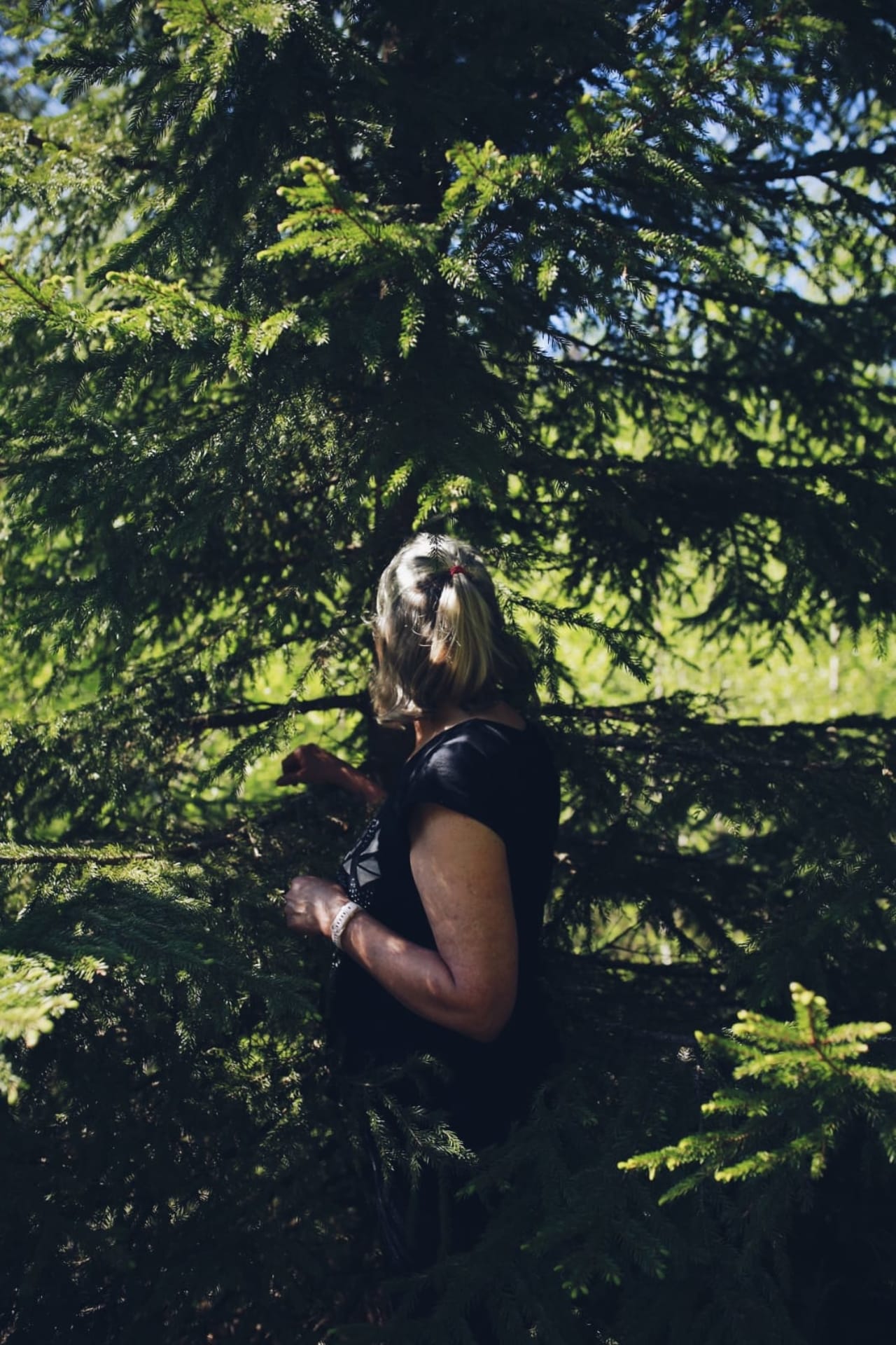 Die Natur mit allen Sinnen erlebend