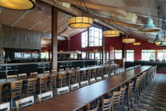 Ravintola Huipun yläkerrassa voi järjestää kokouksia ja juhlia sekä ruokailuita.