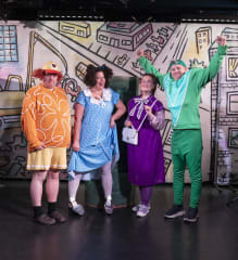 Koko perheen musiikkinäytelmä: Hukassa on hyvä paikka