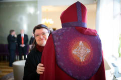 Kuin rukous – Helena Vaarin kirkkotekstiilejä