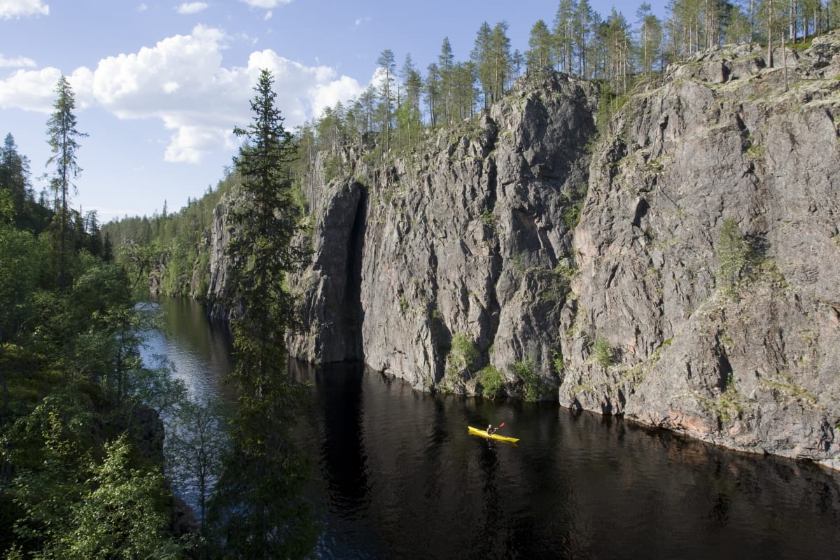 Rental Canoes and Kayaks in Hossa