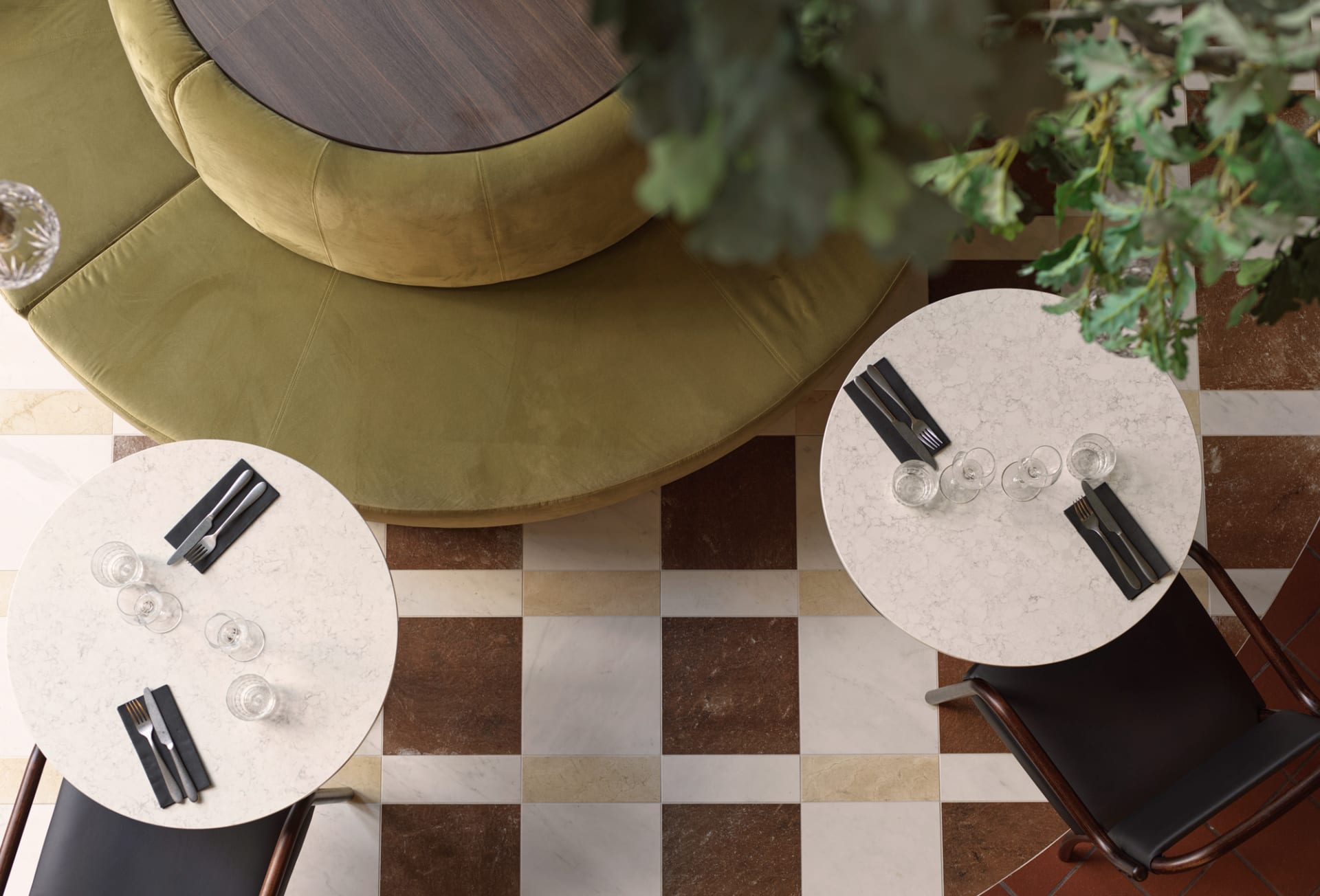 Ravintolan sisätiloja Ravintolan sisätiloja