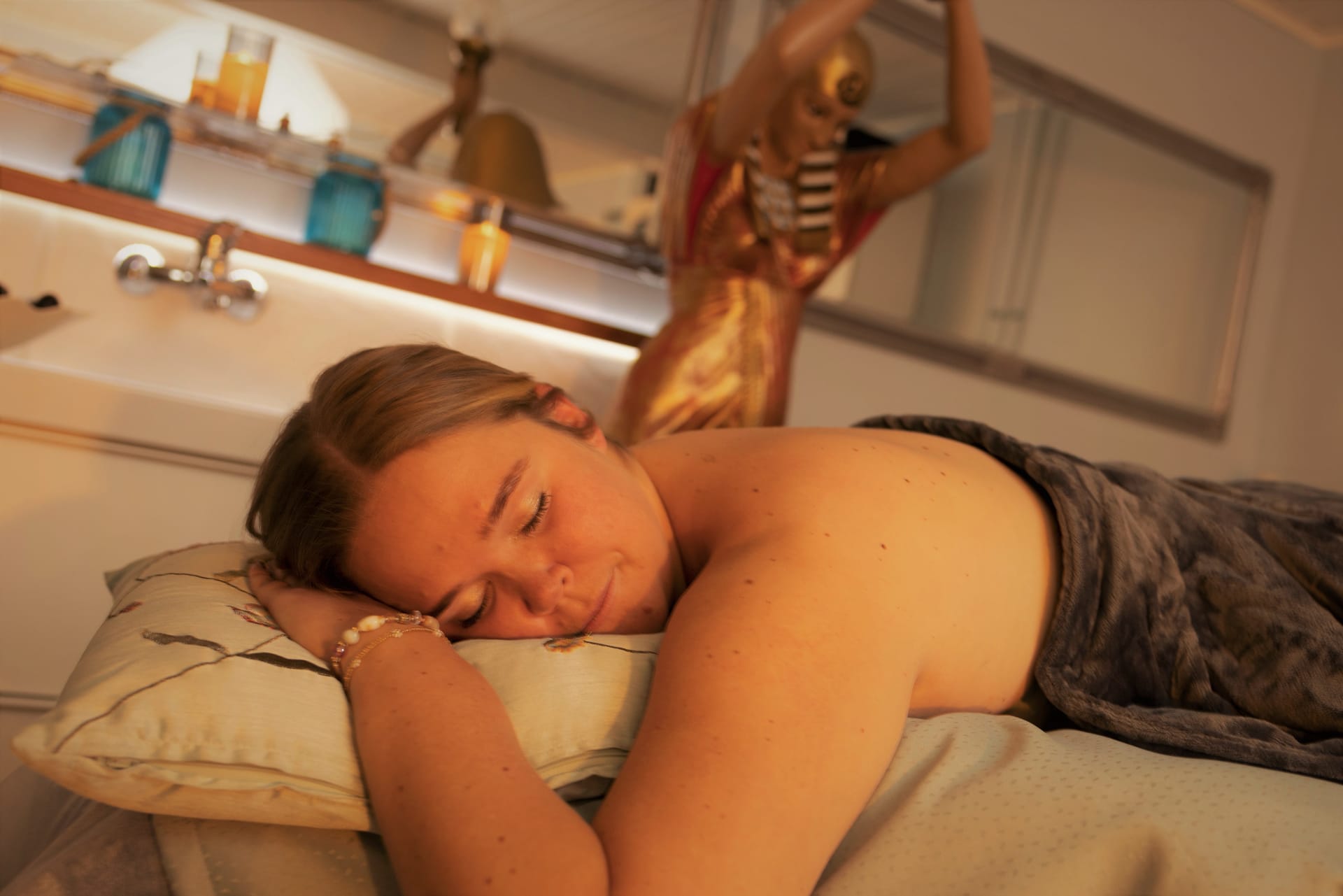 The Midnight Sun pampering-packageg