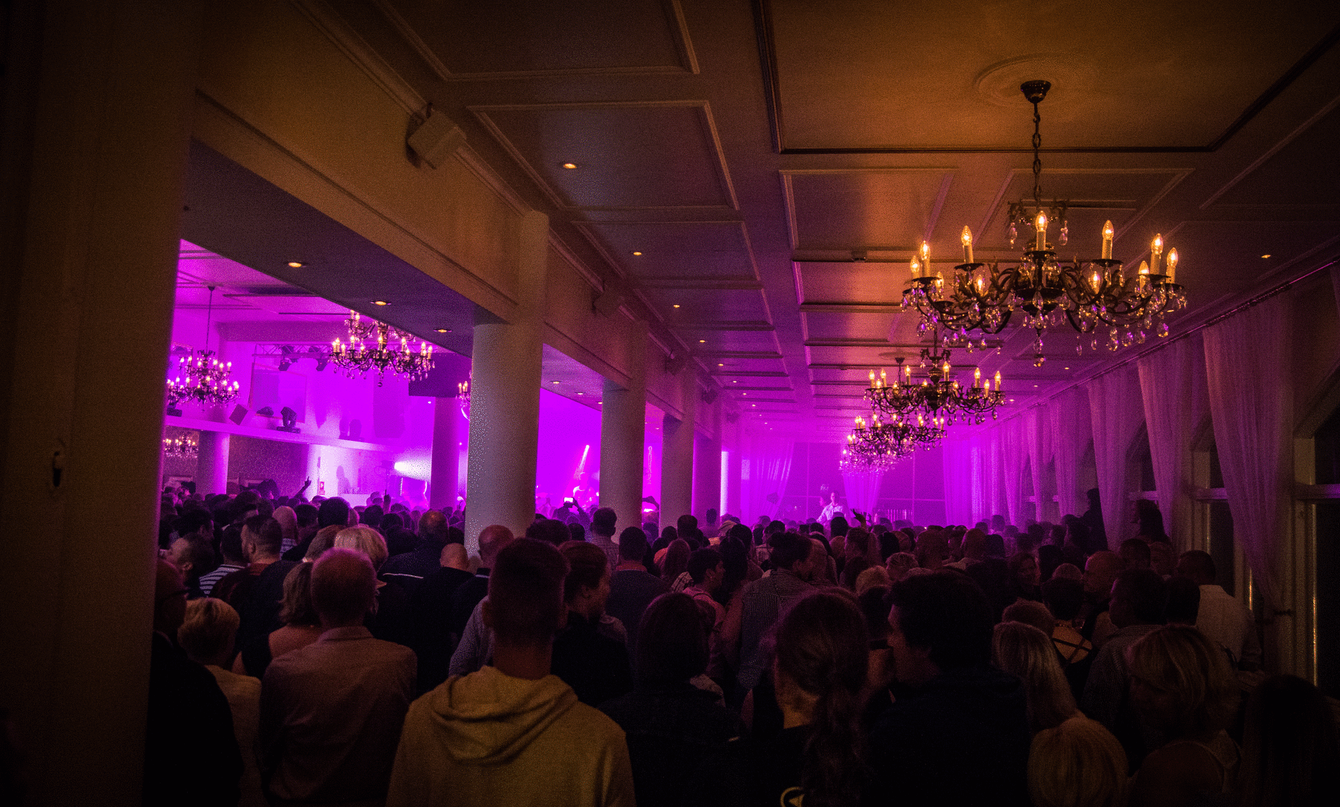 Party mode Party mode