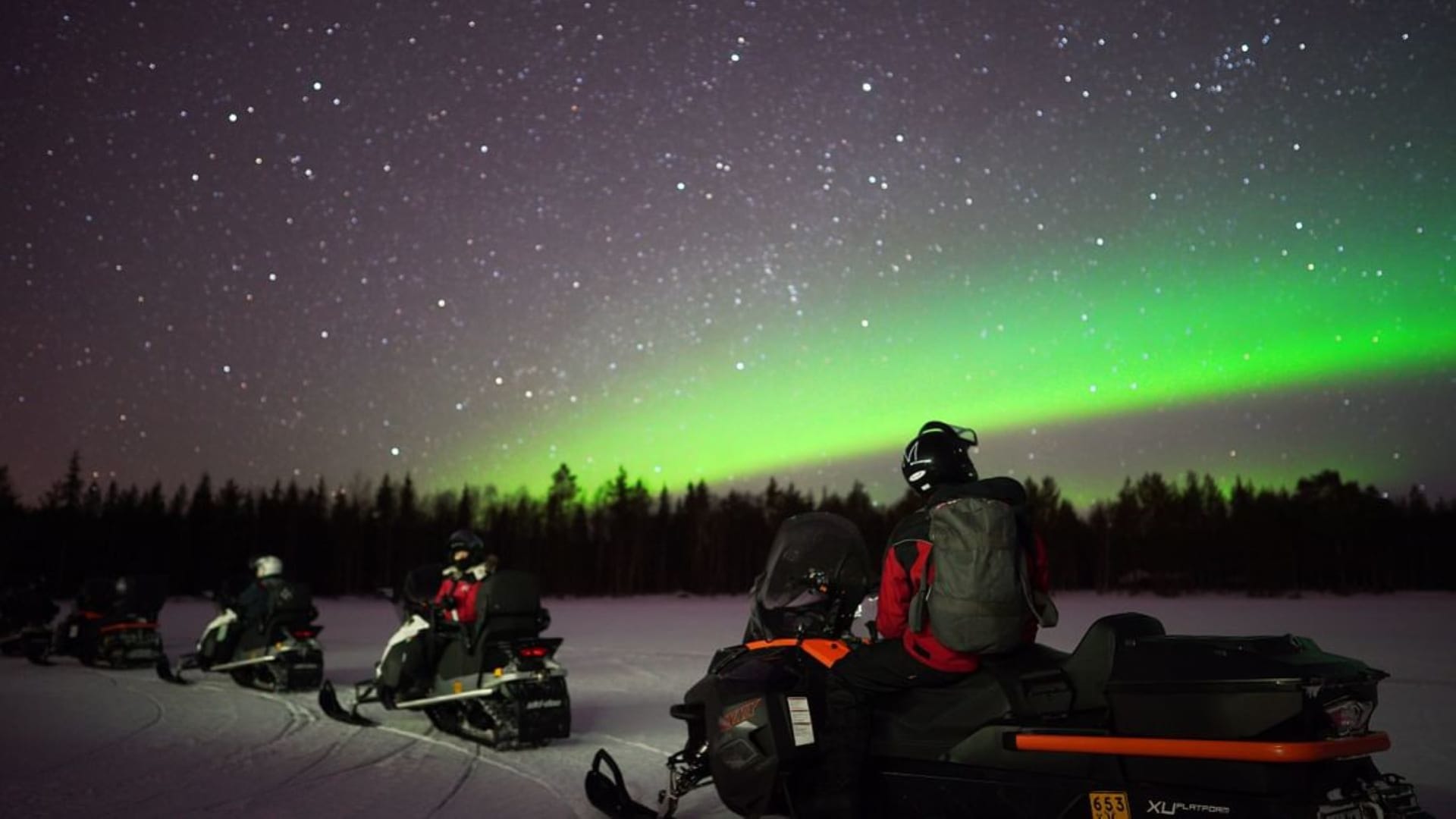 Snowmobile tour