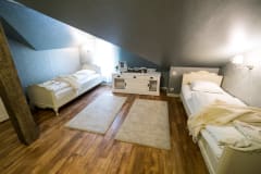 Vaihmalan Hovin hotellihuone