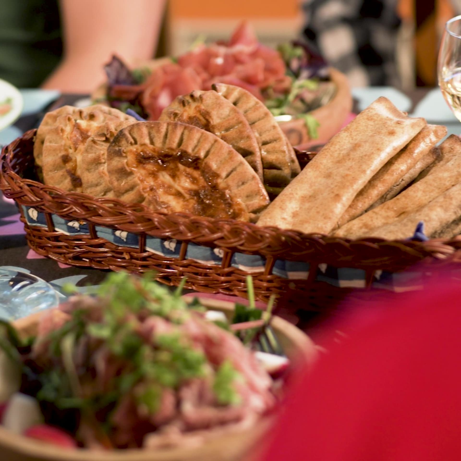 Majatalosta majataloon kävellen