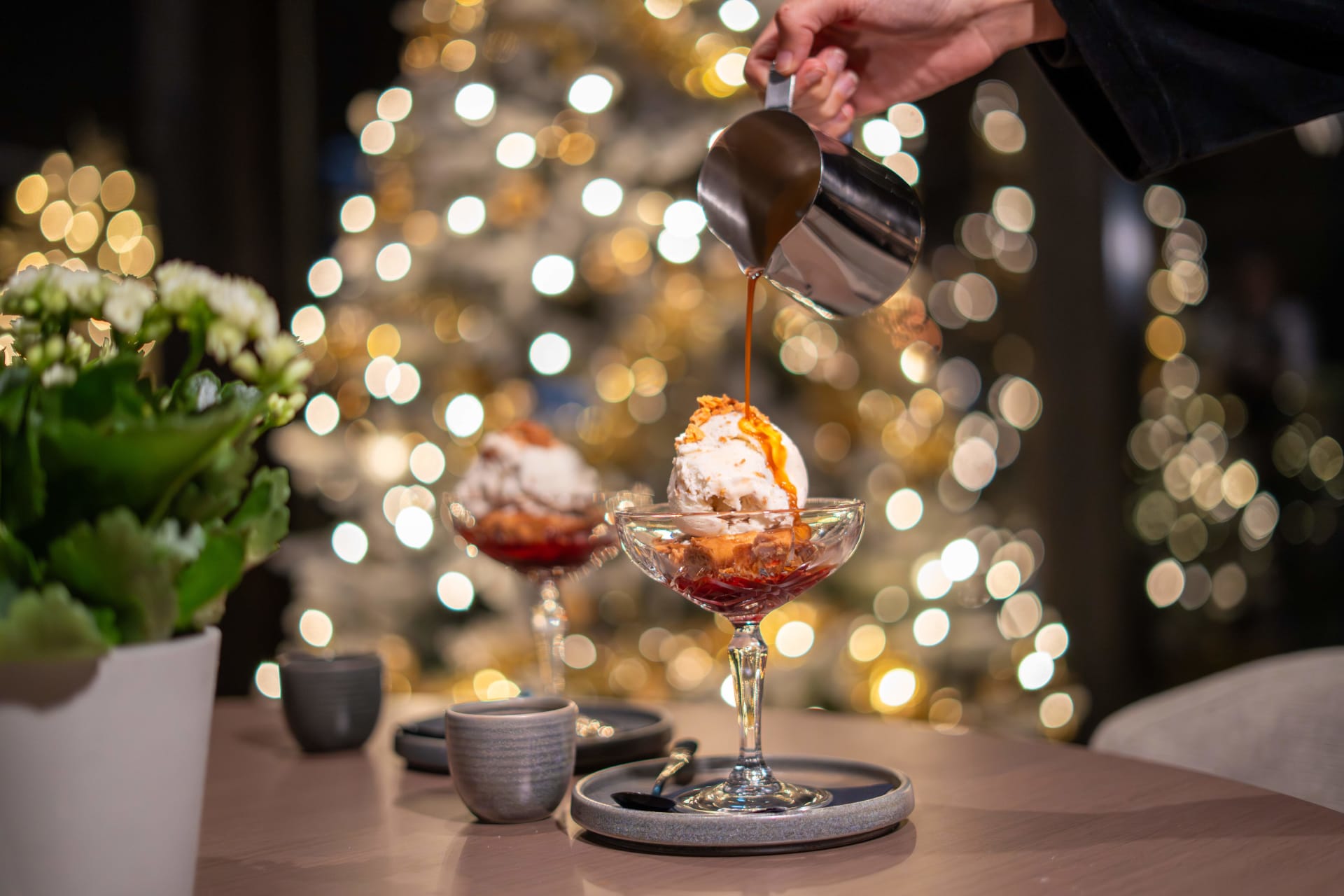 Dinner is complemented by desserts inspired by Nordic berries and Finnish cheeses. 