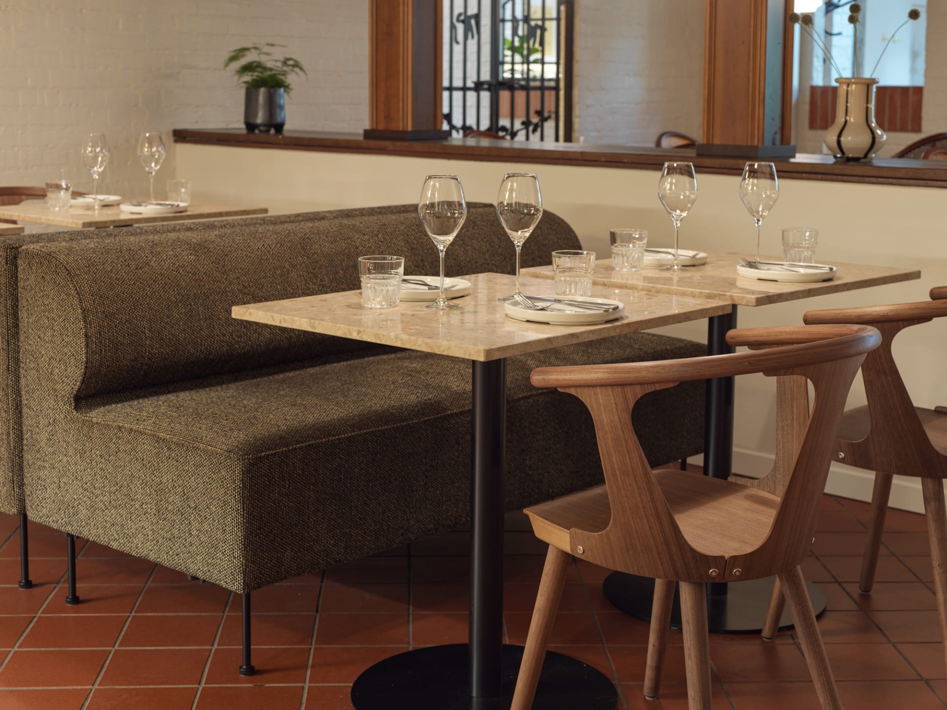 Ravintolan sisätiloja Ravintolan sisätiloja