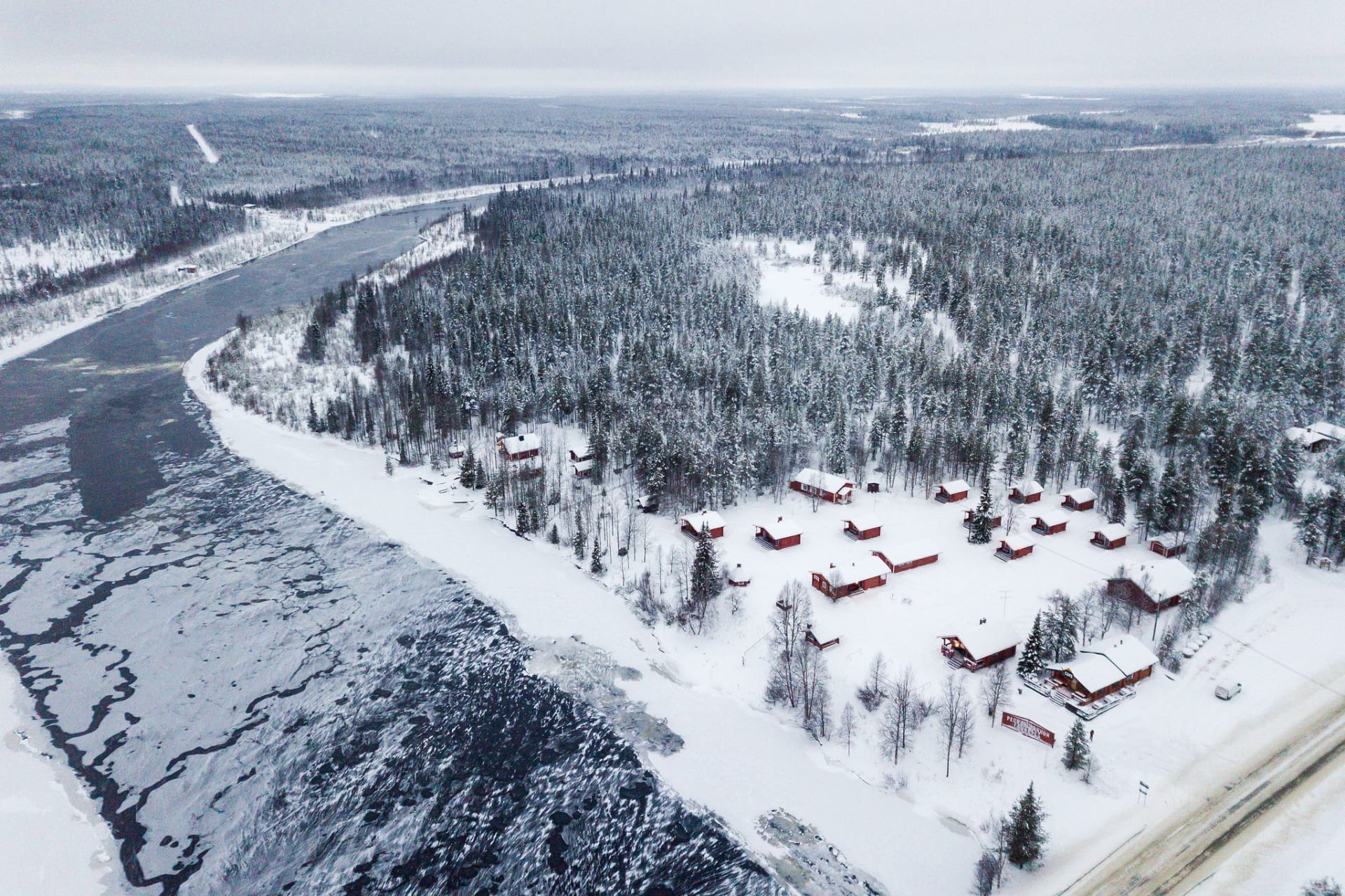 Peurasuvanto cottages & camping by the river