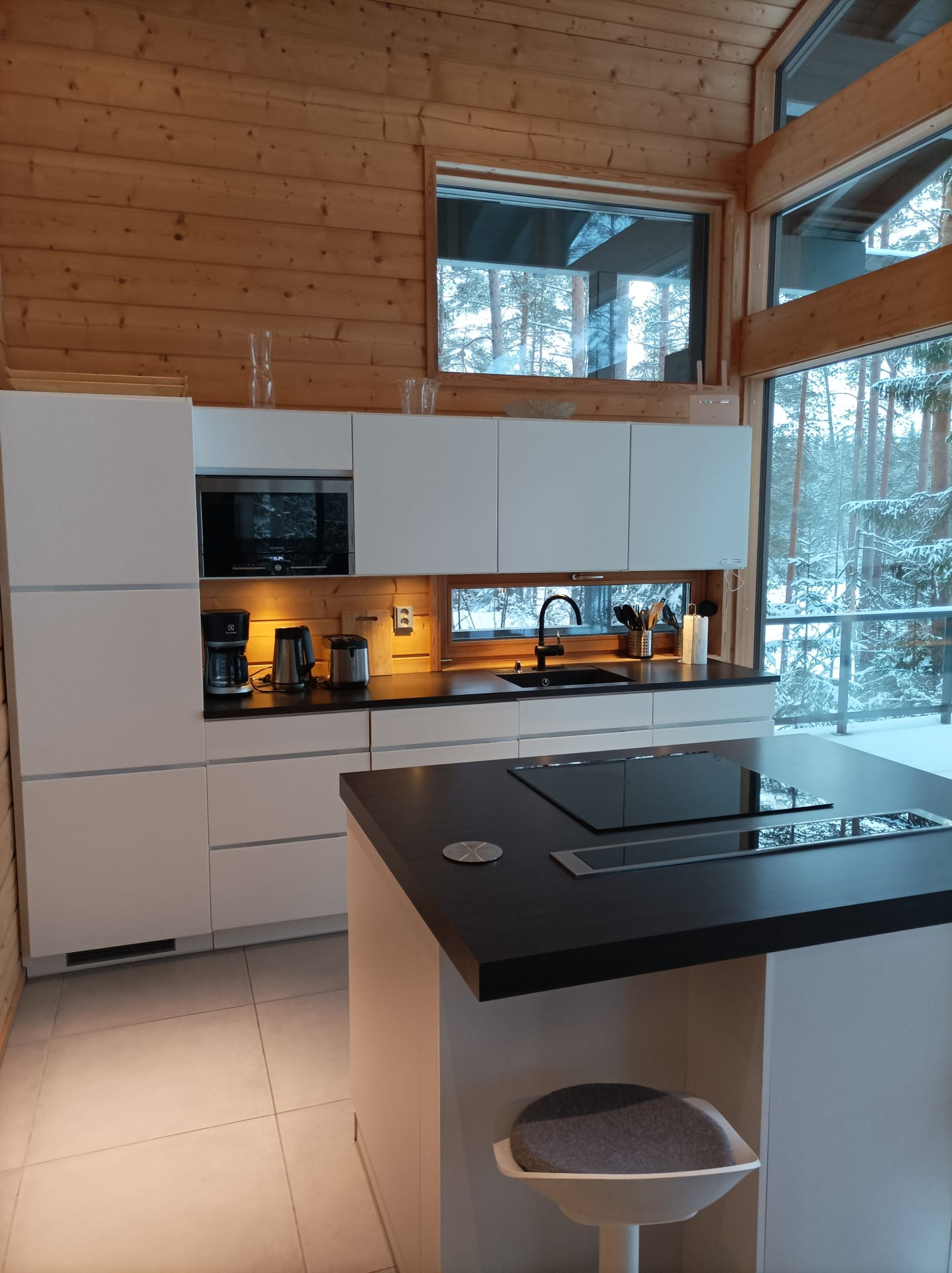 The kitchen is well-equipped.