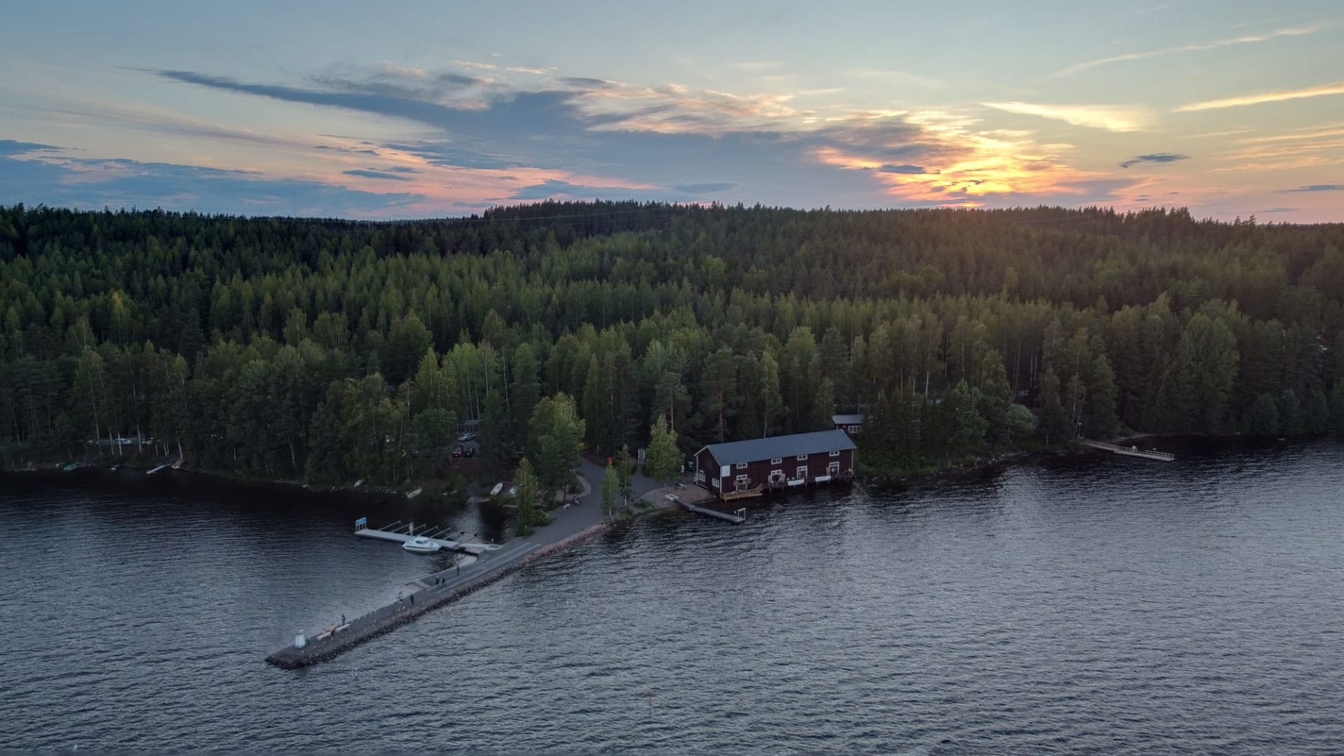 Kesäpuoti & Taidegalleria