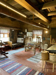 Karjalaisten museon tuvan sisustusta