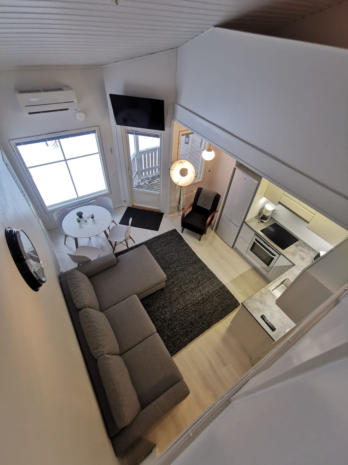 Olohuone / keittiö